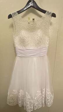 White Short Wedding Dress Pearl Beaded Bodice Lace Applique Tulle Tea Length NWT